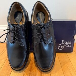 Classic Revere, 9.5 Medium, Water Resistant